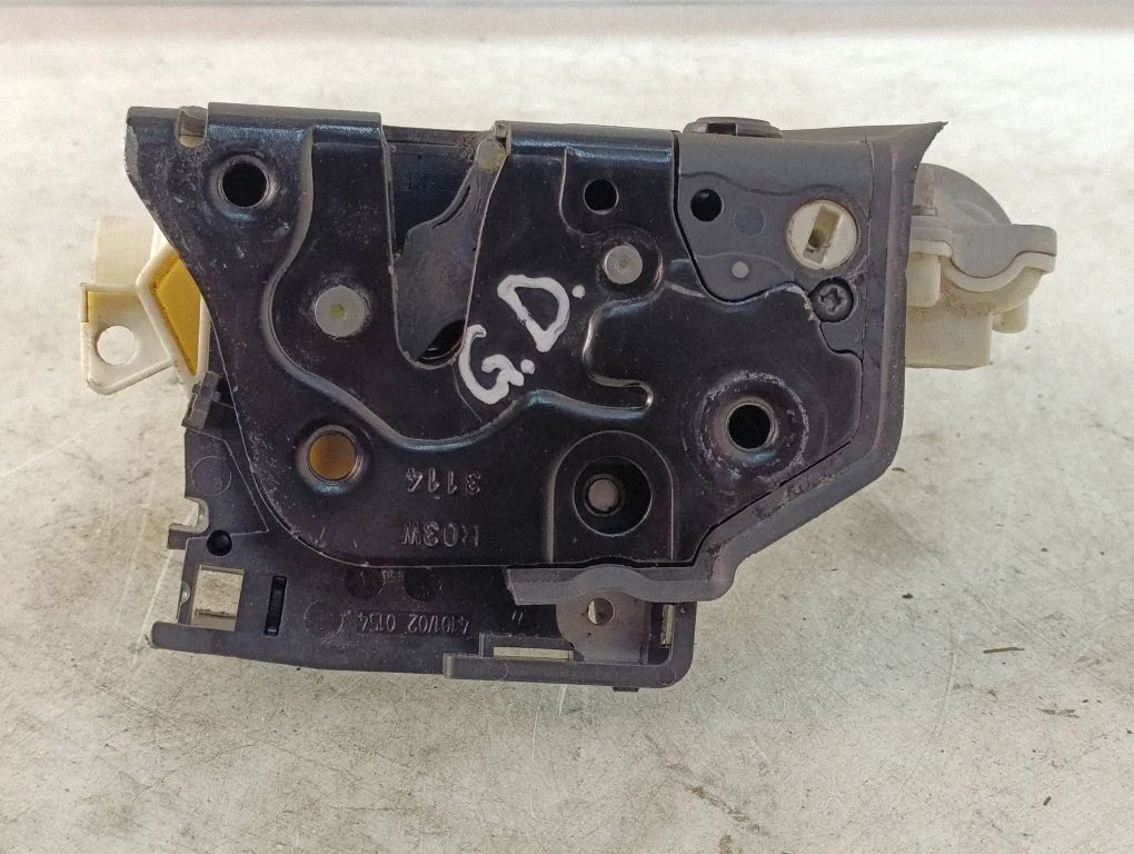 Rear door lock 3C4839016A