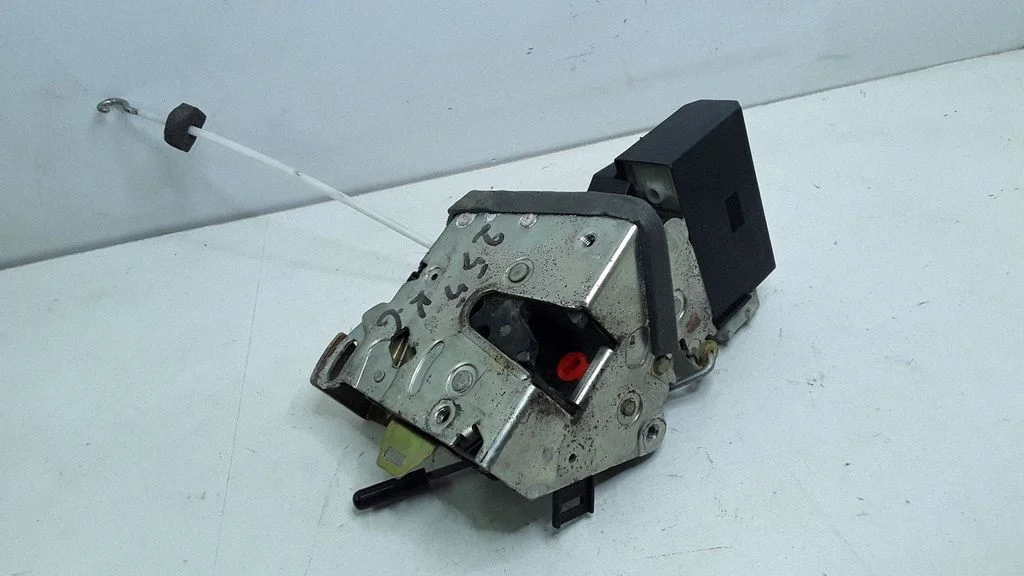 Rear door lock – BMW 5 Series E39 (1996-2003)