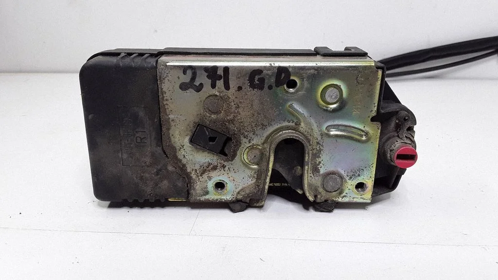 Rear door lock 90561158