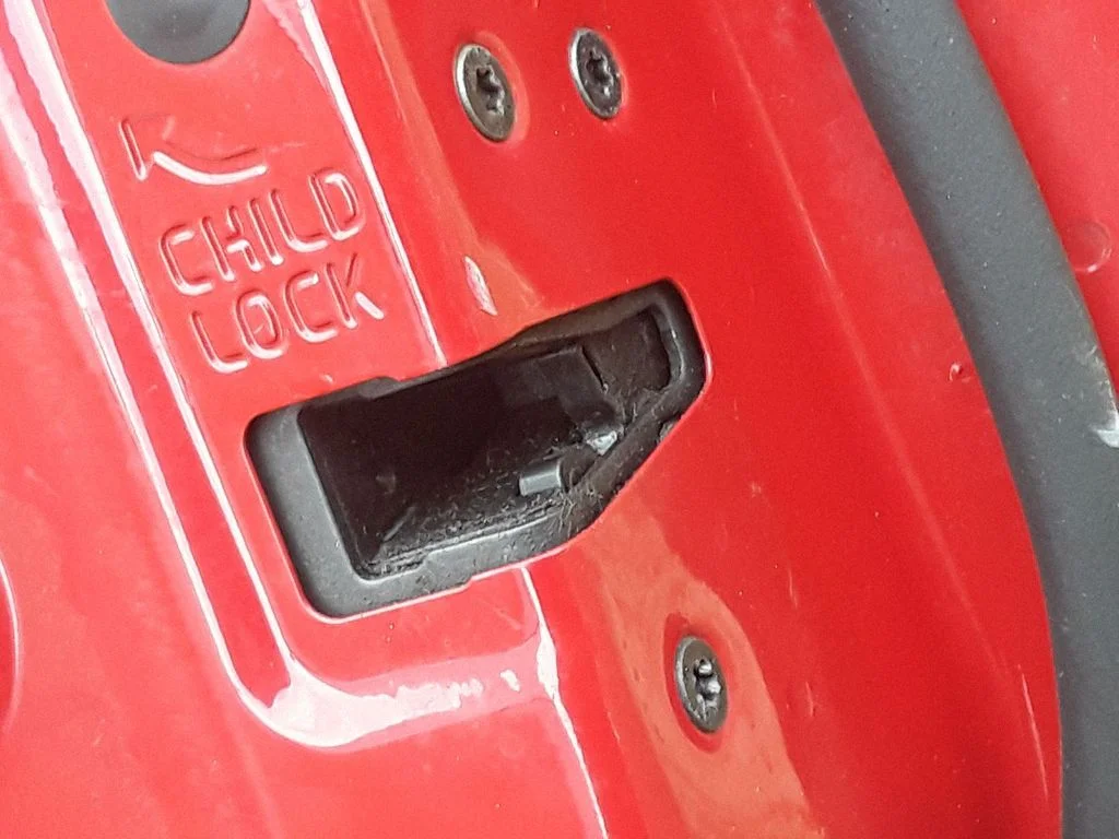 Rear door lock – Volvo V50 (2004-2007)