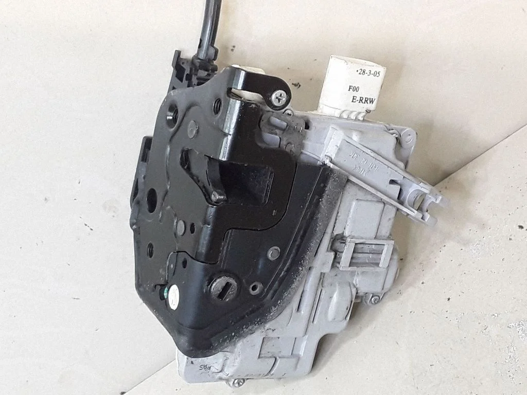 Rear door lock 3C4839016A