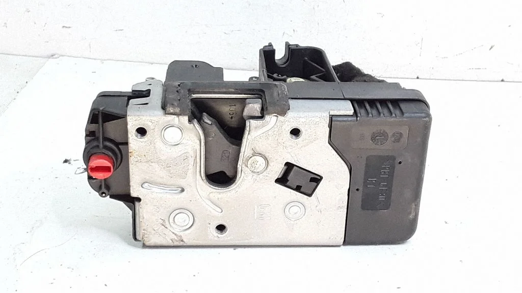 Rear door lock 13154794
