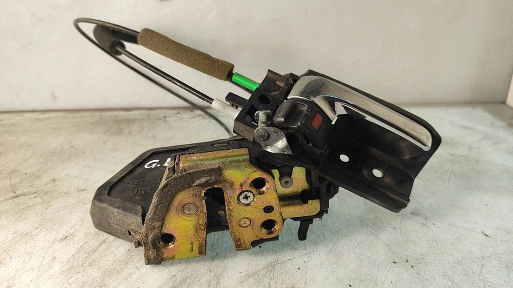 Rear door lock 50594A2
