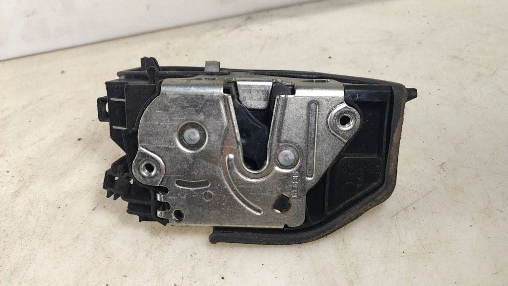 Rear door lock – BMW 5 Series E60 E61 (2004-2010)