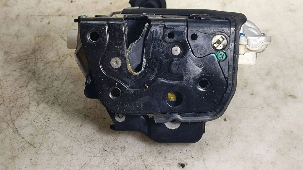Rear door lock – Audi A6 Allroad C5 (1999-2005)
