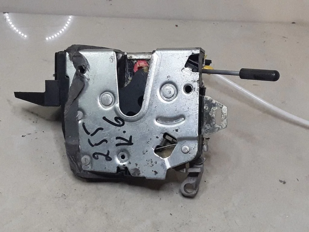 Rear door lock – BMW 5 Series E39 (1996-2003)