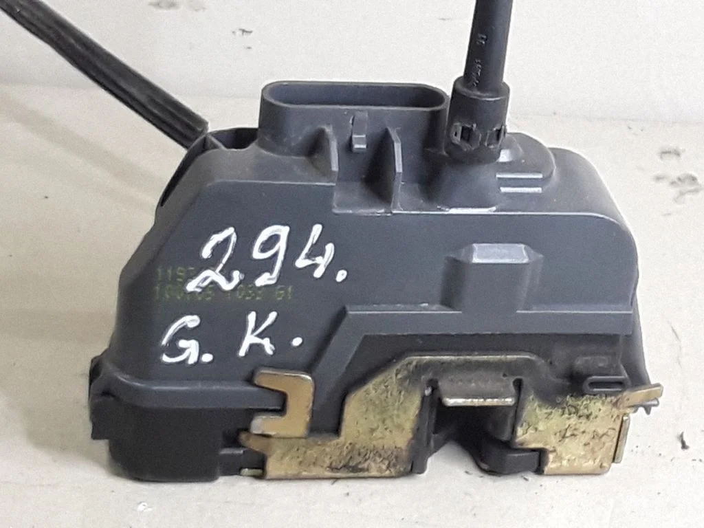 Rear door lock – left