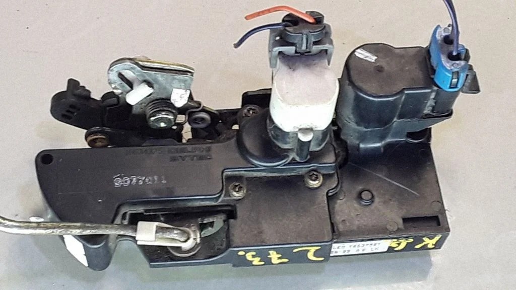 Rear door lock – Opel Frontera B (1998-2004)