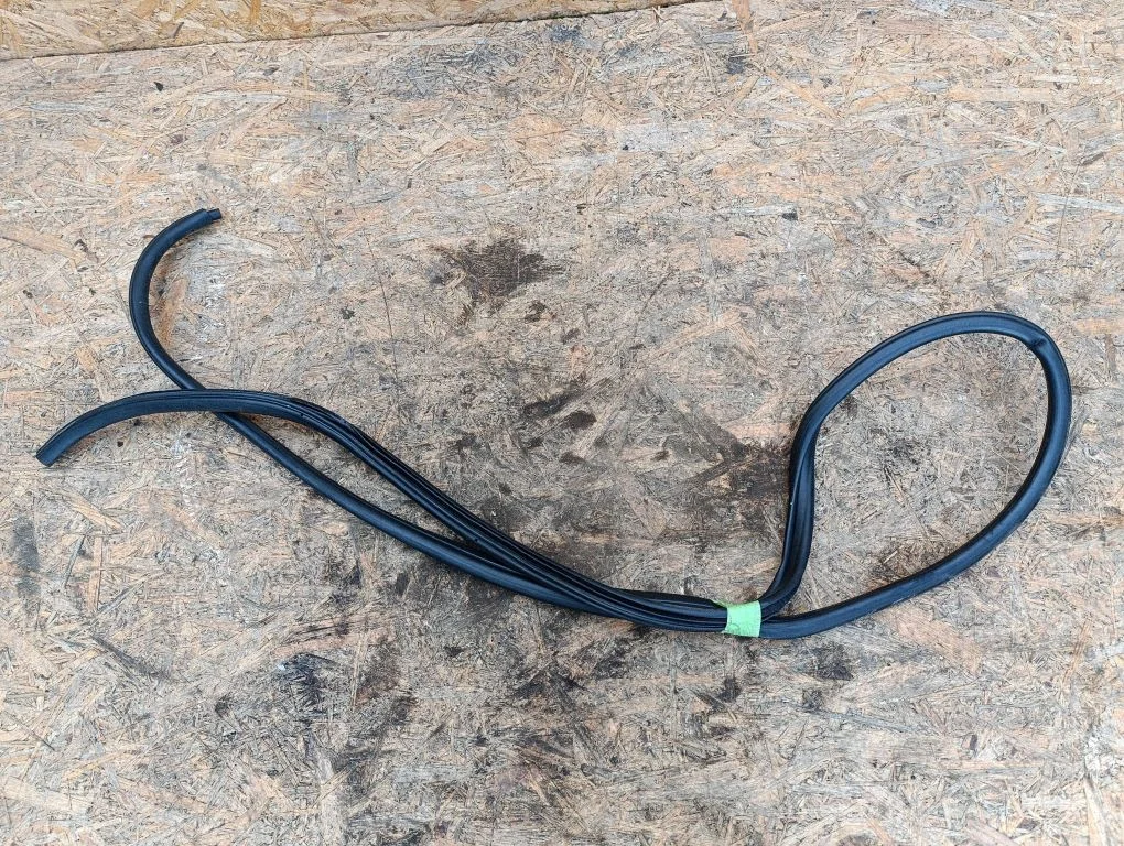 Tagaukse tihend (kere pool) – BMW 1-seeria E81 E87 (2004-2011)