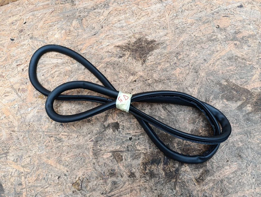 Tagaukse tihend (kere pool) – Audi A4 S4 B7 8E 8H (2005-2008)