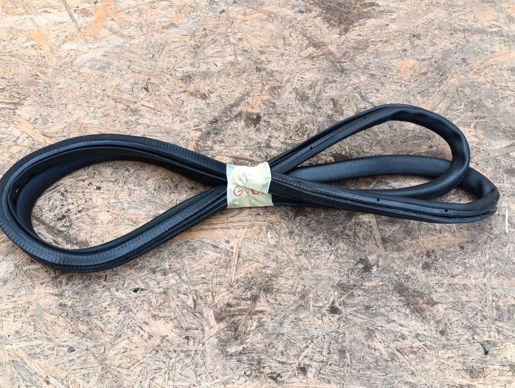 Tagaukse tihend (kere pool) – Volkswagen Passat CC (2008-2016)