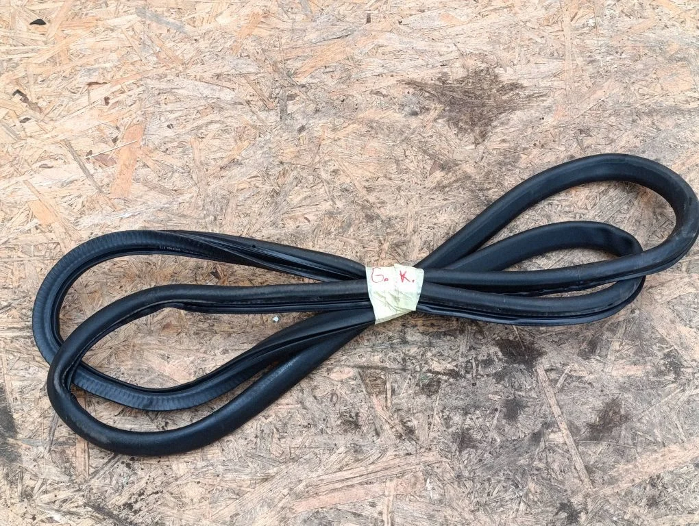 Tagaukse tihend (kere pool) – Volkswagen Passat CC (2008-2016)