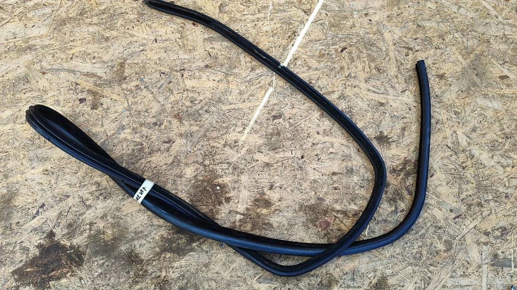 Tagaukse tihend (kere pool) – BMW 5-seeria E60 E61 (2004-2010)