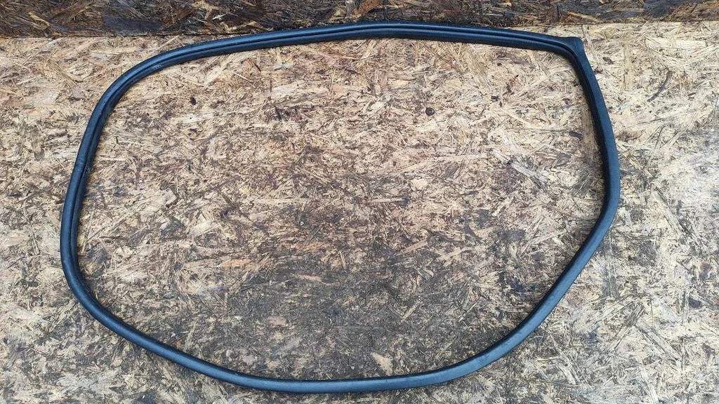 Tagaukse tihend (kere pool) – Honda Civic (2006-2011)