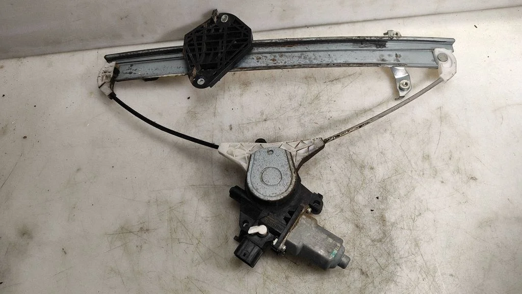 Tagaukse elektriline aknatõstuk mootoriga 808020