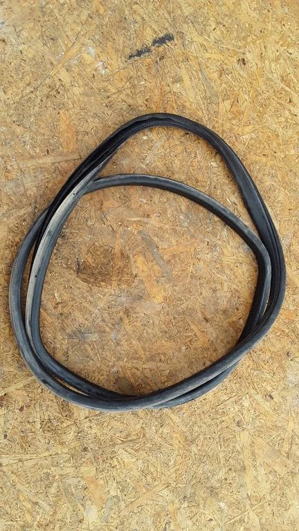 Tagaukse tihend (kere pool) – Opel Astra H (2004-2012)