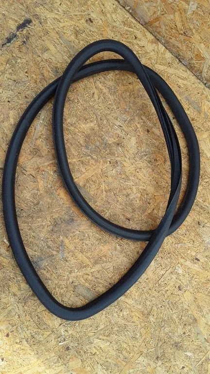 Tagaukse tihend (kere pool) – Opel Insignia A (2008-2017)