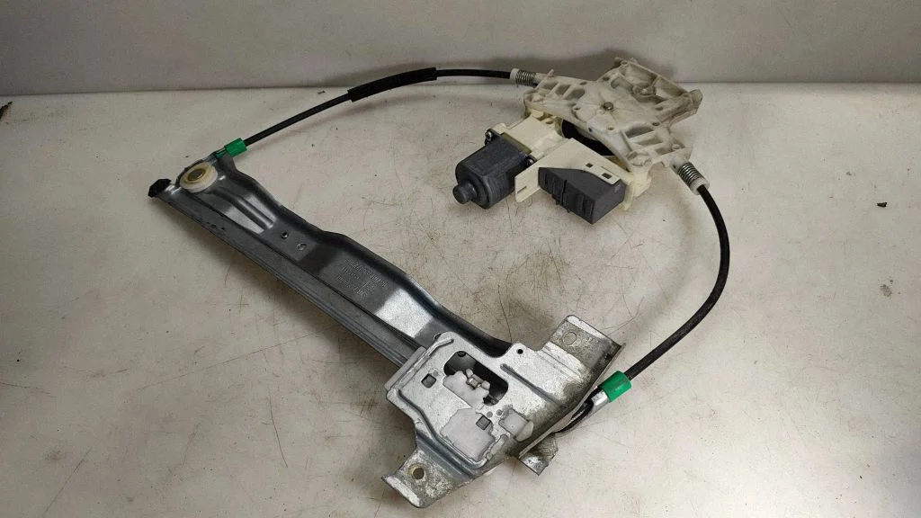 Tagaukse elektriline aknatõstuk mootoriga 9644893680