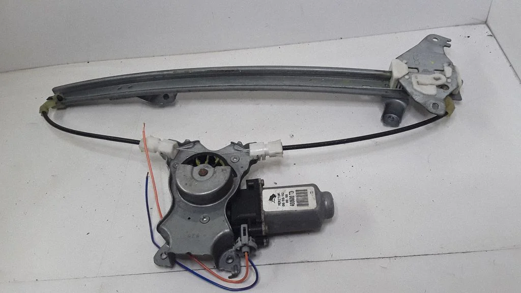 Rear door window regulator with motor 116168