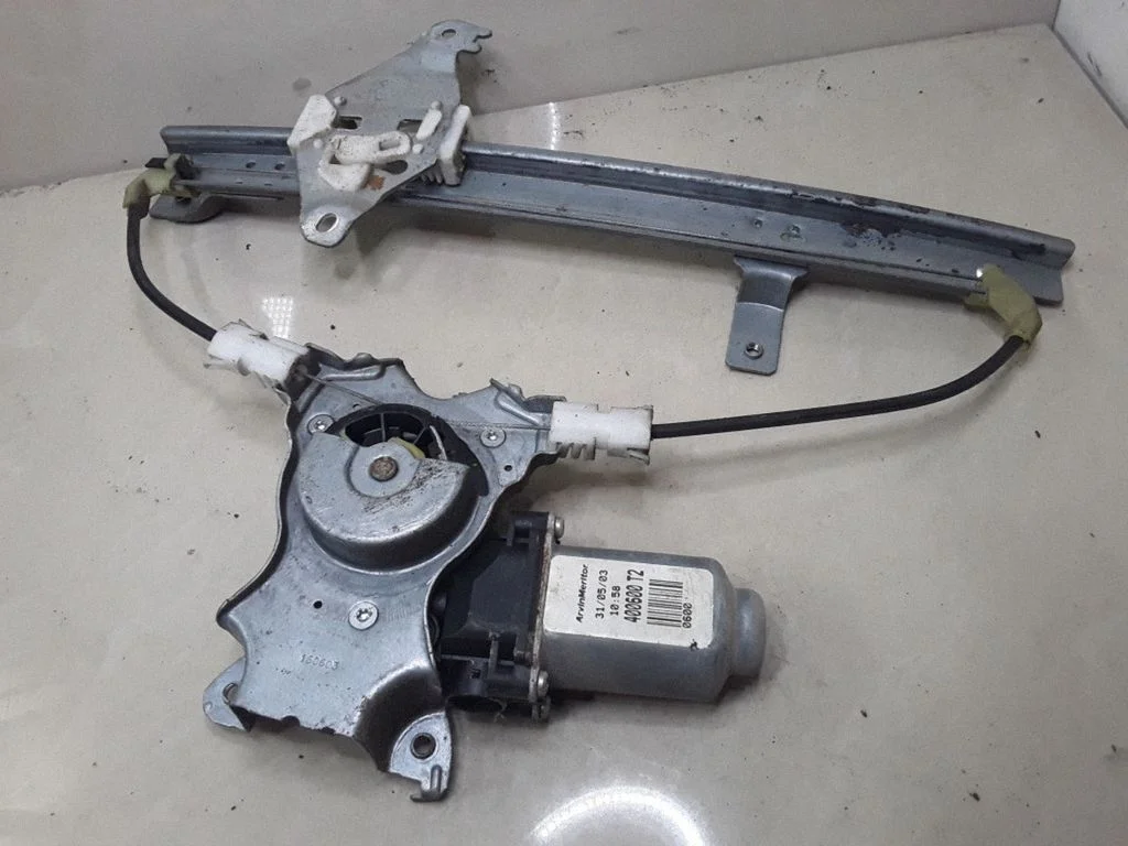 Rear door window regulator with motor 114930