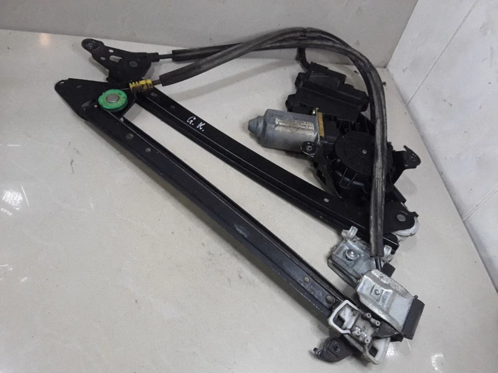 Rear door window regulator with motor – Volkswagen Sharan (2001-2010)