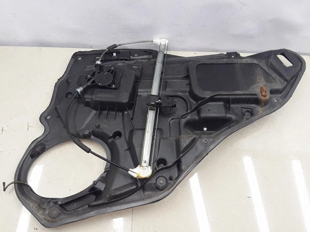 Rear door window regulator with motor GJ6A97XJ