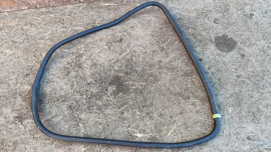 Tagaukse tihend (kere pool) – Opel Insignia A (2008-2017)