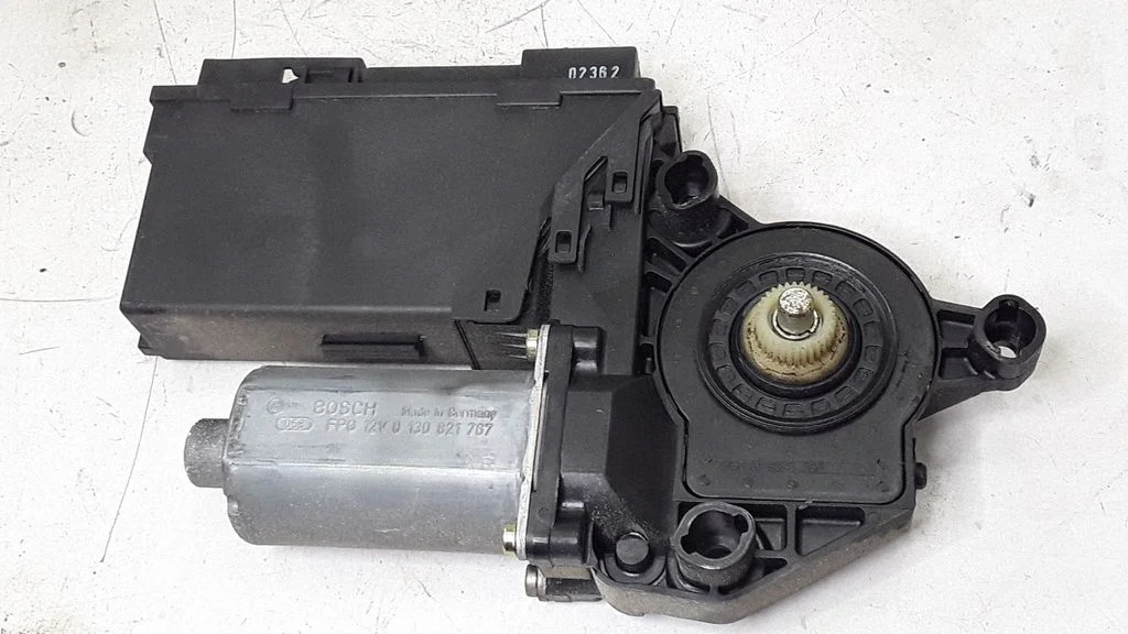 Rear door window regulator motor – Audi A4 S4 B6 8E 8H (2001-2005)