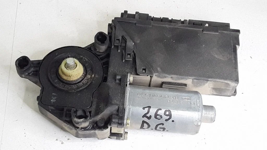 Rear door window regulator motor – Audi A6 Allroad C5 (1999-2005)
