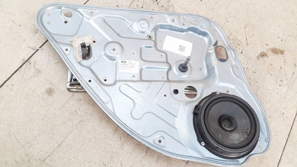 Podnośnik szyby tylnej mechaniczny (ręczny) – Ford Focus C-MAX (2003-2010)