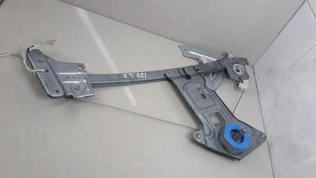 Podnośnik szyby tylnej mechaniczny (ręczny)