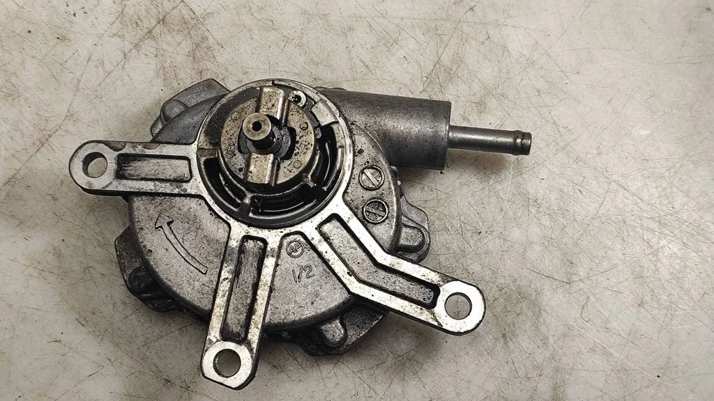Vaakumpump – Lexus IS 220D-250-350 (2006-2013)