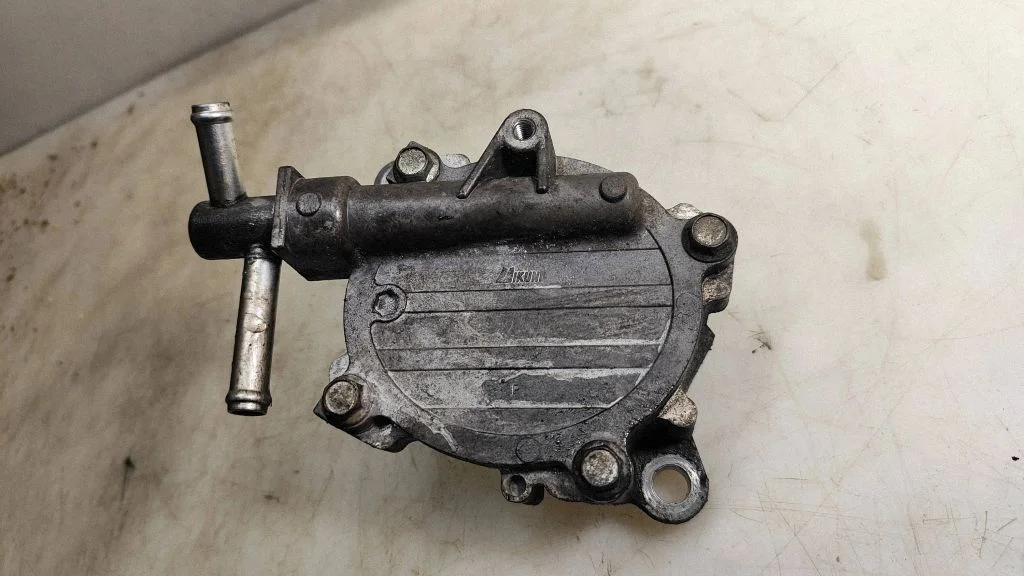 Vaakumpump – Mitsubishi Outlander (2007-2012)