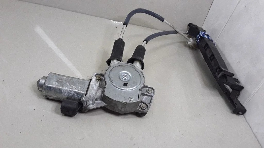 Front door window regulator with motor 46557028
