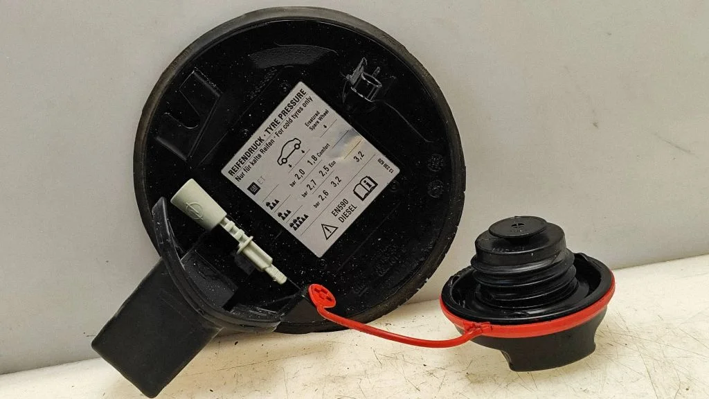 Fuel tank cap – Opel Corsa D (2006-2014)