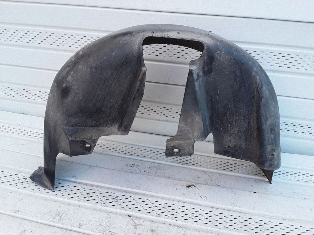 Rear arch fender liner splash guards 5P0810969A