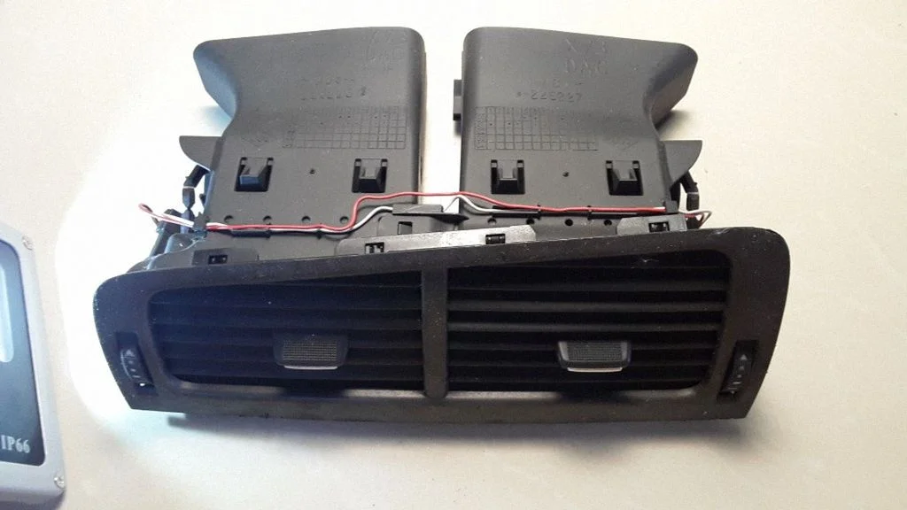 Dash center air vent grill 226227