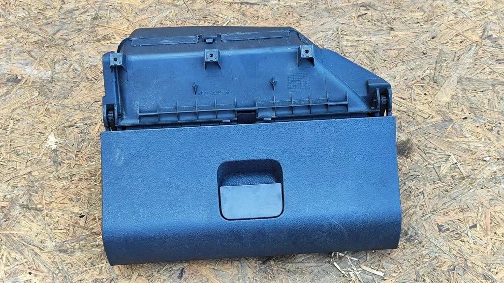 Glove box 6Q1857101F