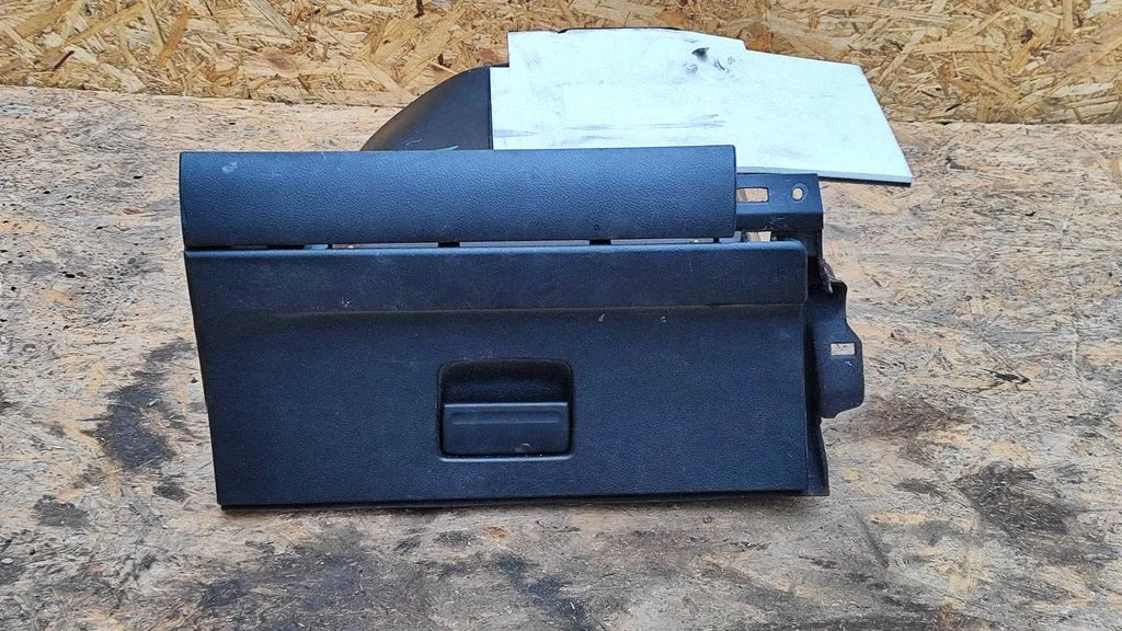 Glove box 9M21U06010