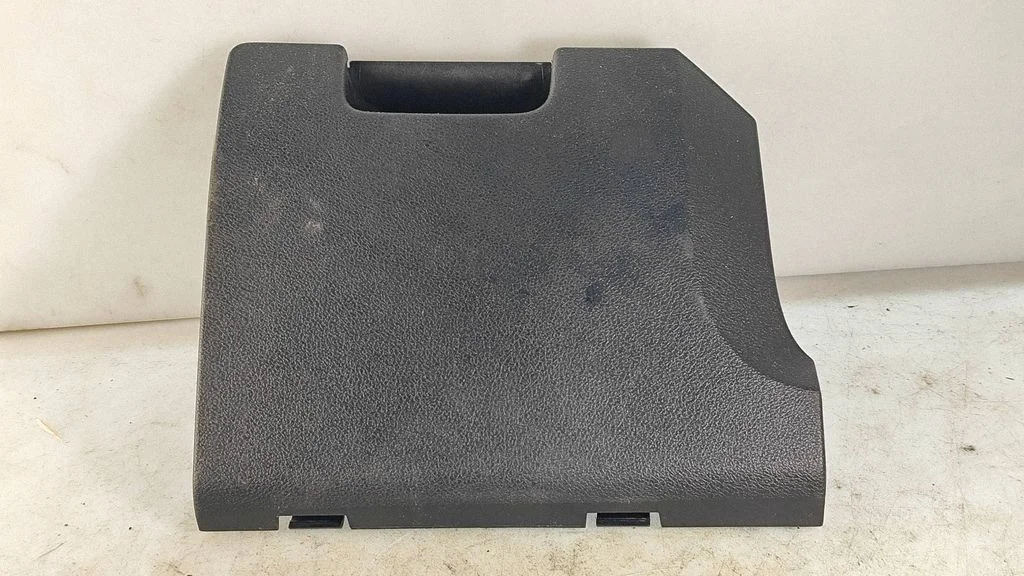 Glove box 5E1857921