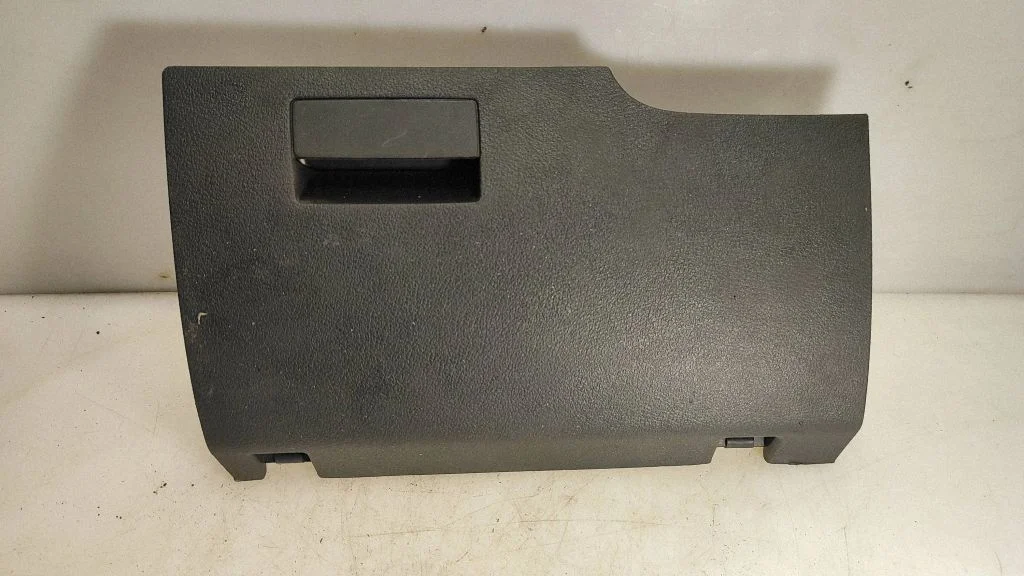 Glove box 1T1858166