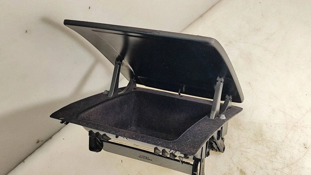 Glove box 1T1857921A