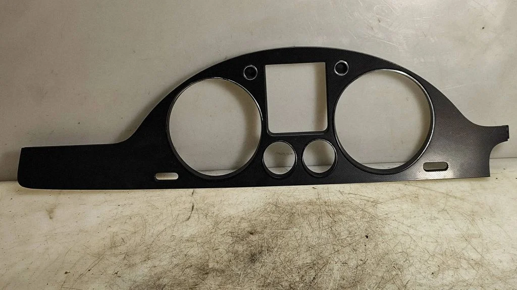 Näidikute paneeli viimistlus – Volkswagen Passat B6 (2005-2010)
