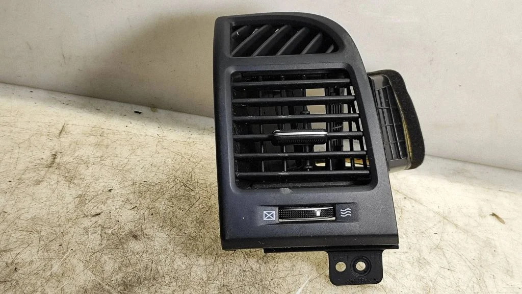 Dashboard side air vent grill/cover trim 974802B000