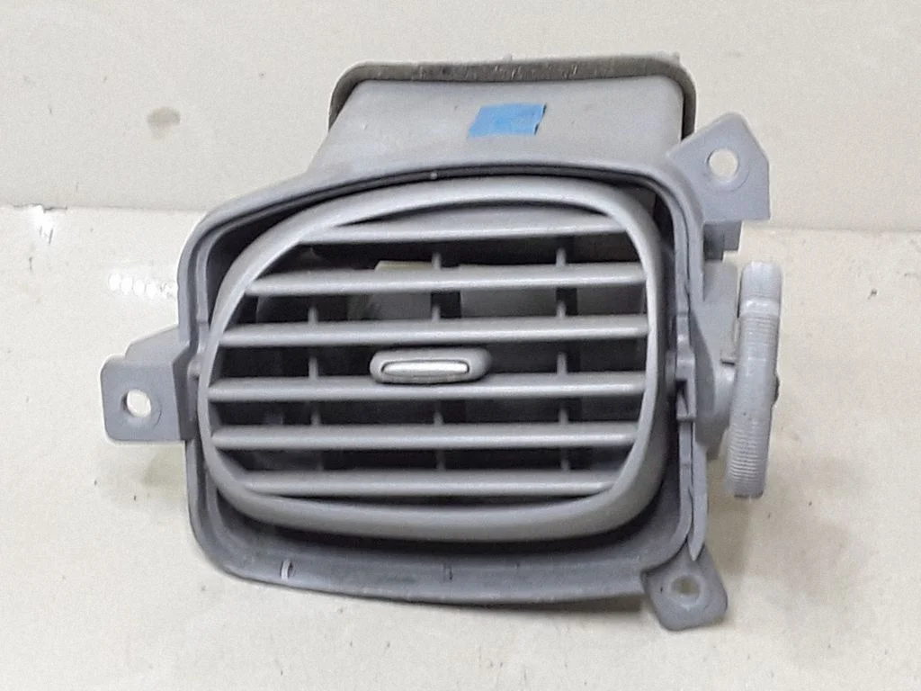 Dashboard side air vent grill/cover trim 68760BU200
