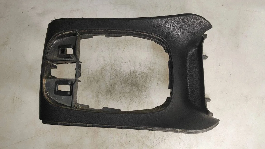 Gear shifter surround trim plastic 13258302