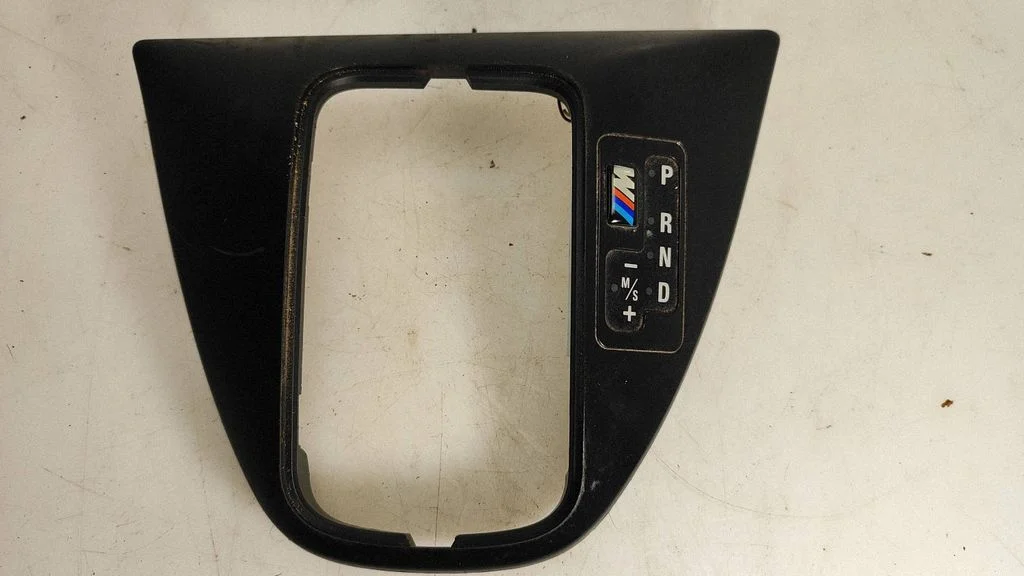 Käigukangi ümbrise viimistlus (plastik) – BMW X5 E53 (1999-2006)