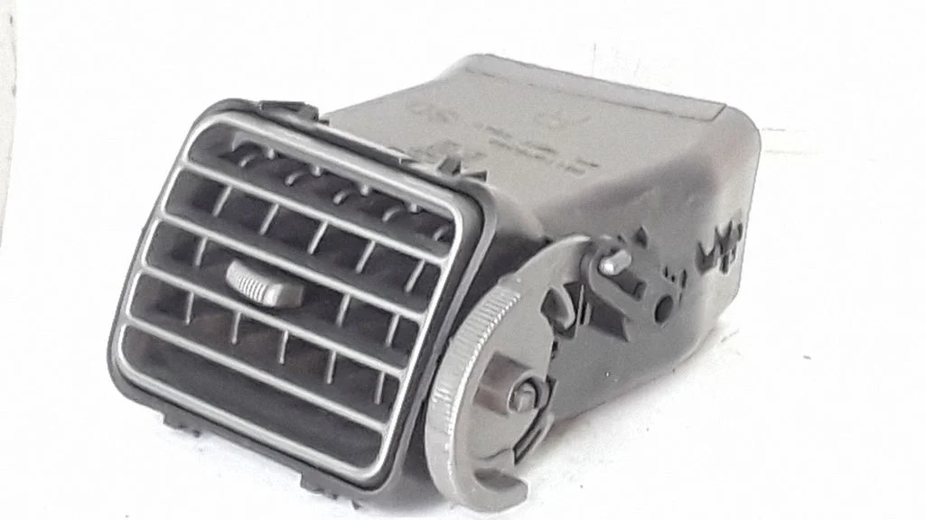 Dashboard side air vent grill/cover trim 66110FG000