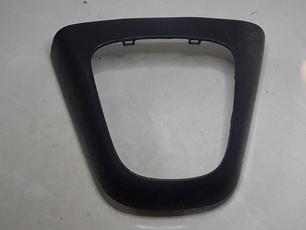 Ramka dźwigni zmiany biegów (plastikowa) – Toyota Corolla Verso E121 (2001-2004)