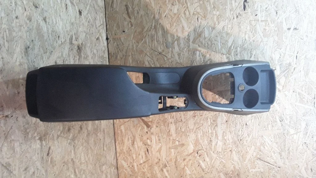 Keskkonsool – Seat Altea XL (2004-2015)